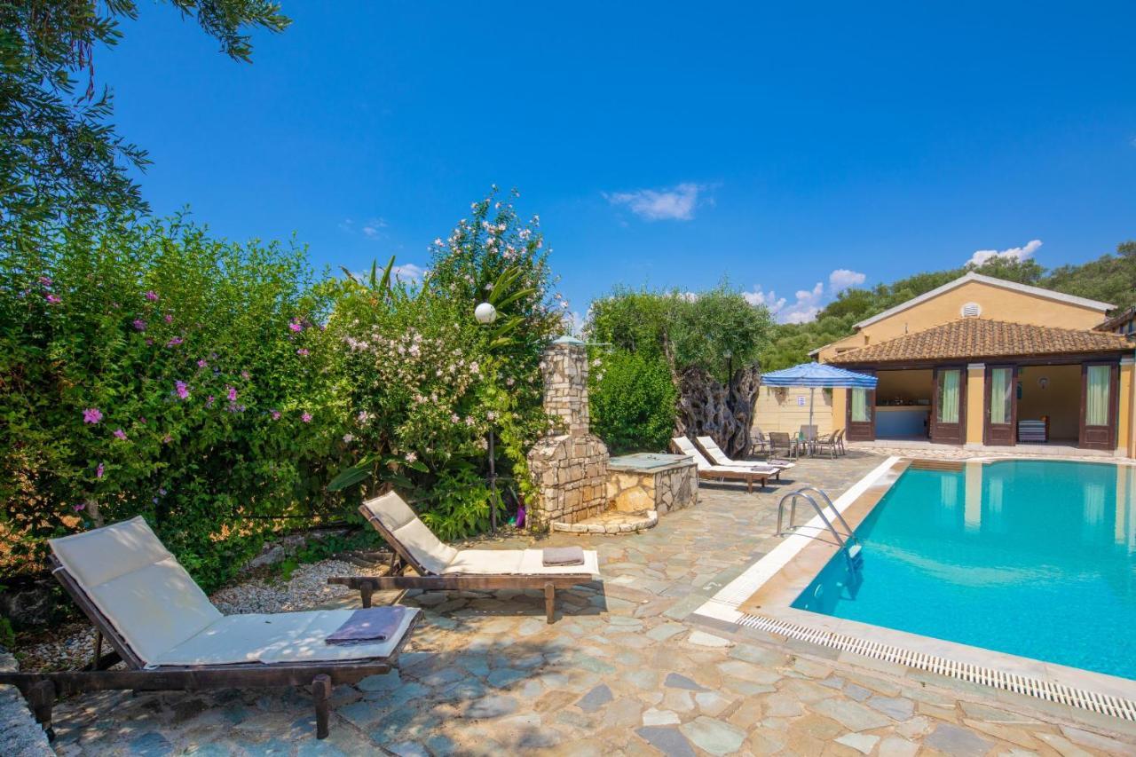 Villa Lianolia Peritheia Ngoại thất bức ảnh