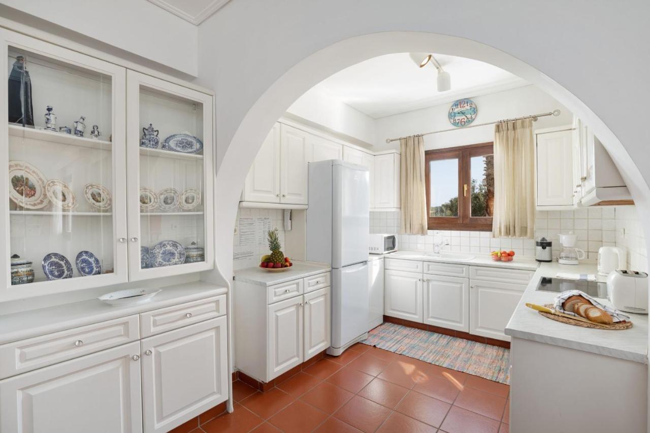 Villa Lianolia Peritheia Ngoại thất bức ảnh